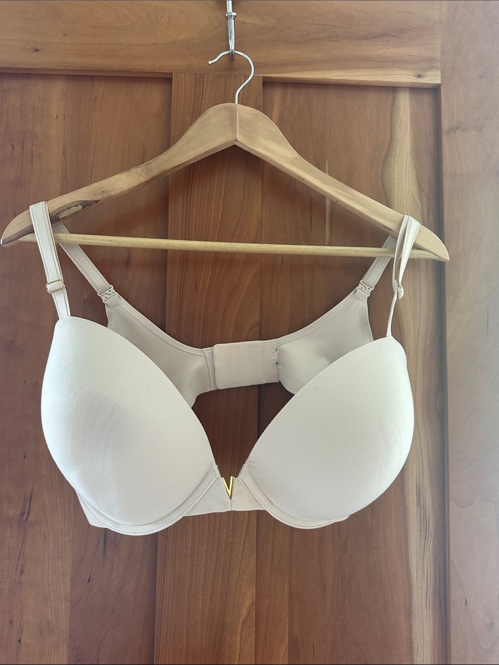 Victoria's Secret Smooth Padded Bra in Cream